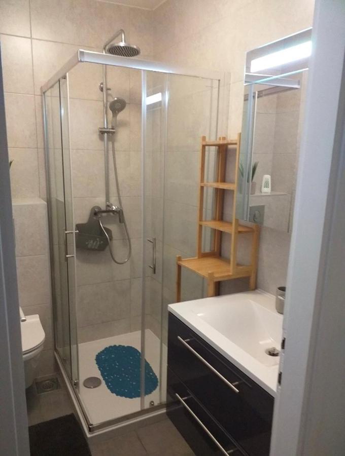 Apartmani Tina เยลซา ภายนอก รูปภาพ