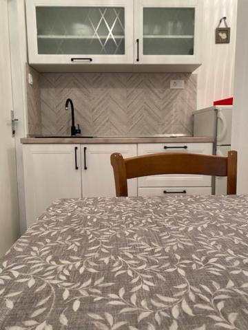 Apartmani Tina เยลซา ภายนอก รูปภาพ