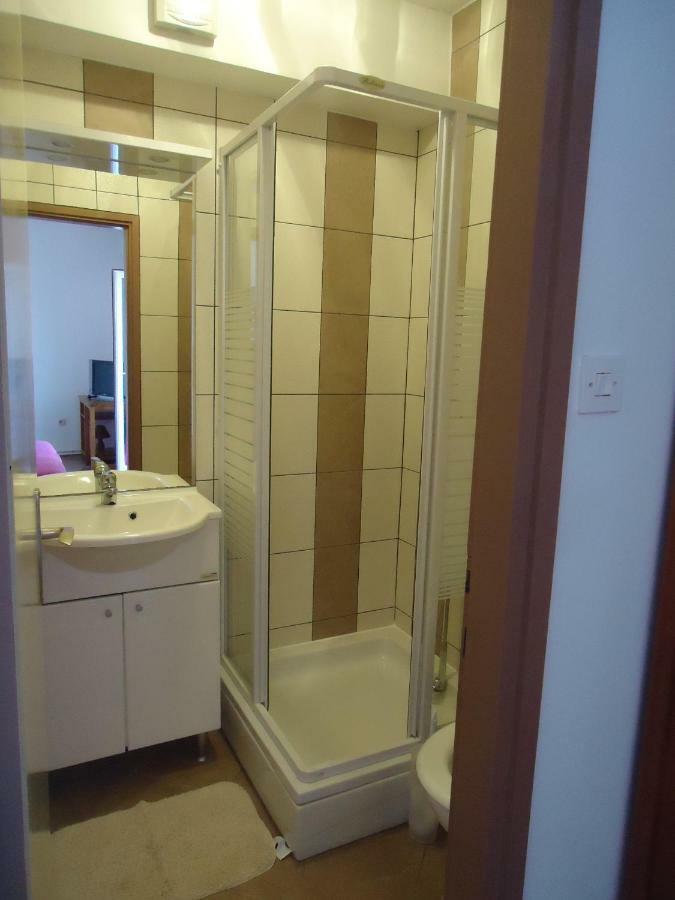 Apartmani Tina เยลซา ภายนอก รูปภาพ